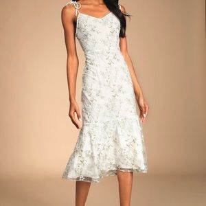 Embroidered floral midi dress